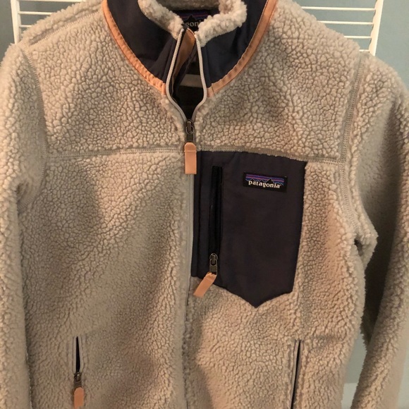 Patagonia Women’s Classic Retro-X Fleece Jacket - Picture 2 of 6